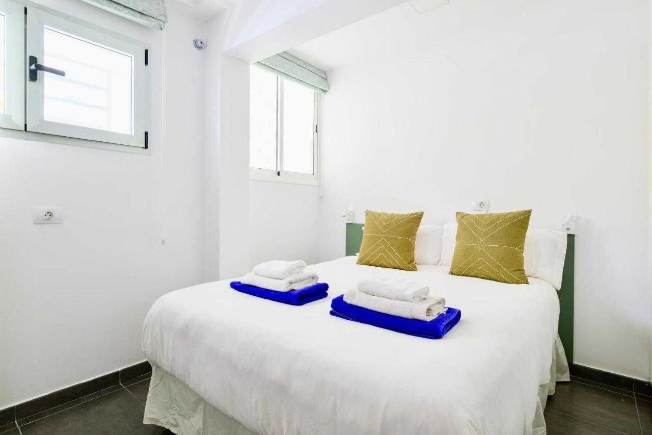 Charming 2 Bedroom Retreat With Beachfront Views San Bartolome de Tirajana  Exterior photo